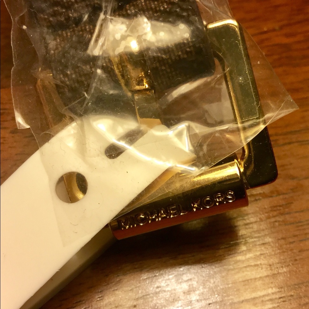 Michael Kors Belt Bag “ SOLD “ 🤗 - Picture 5 of 7